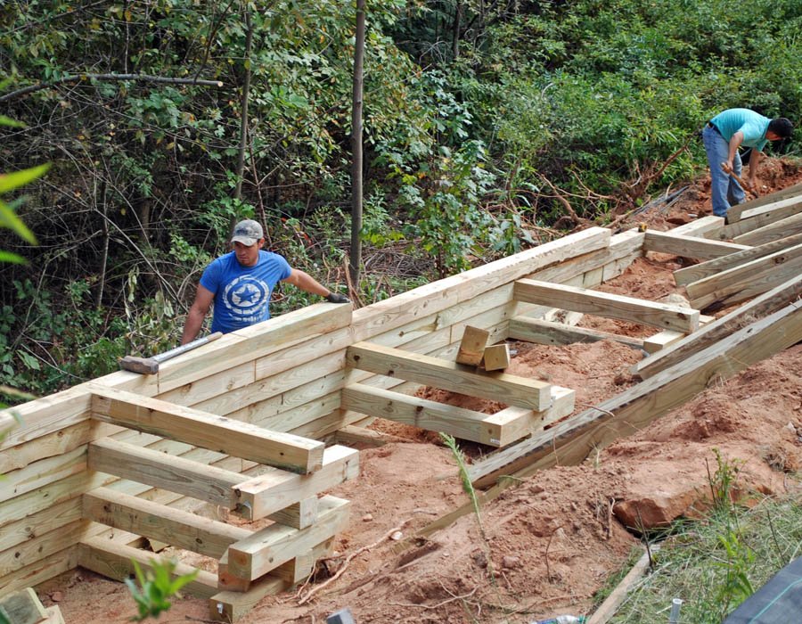 Building A Timber Retaining Wall